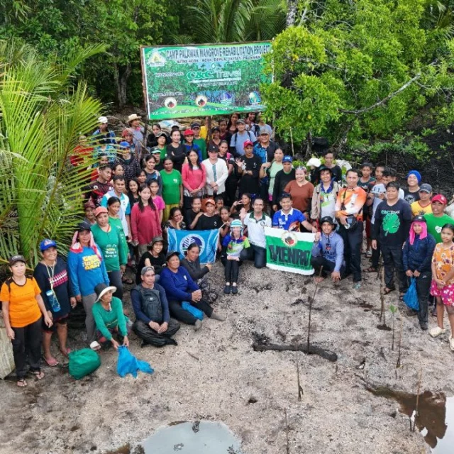 𝗚𝗲𝗻𝗲𝗿𝗮𝗹𝗳𝗼𝗿𝘀𝗮𝗺𝗹𝗶𝗻𝗴 𝗶 𝗖&𝗖 𝗛𝗷æ𝗹𝗽𝗲𝗽𝗿𝗼𝗴𝗿𝗮𝗺𝗺𝗲𝗿 💚
I sidste uge mødtes vi til årets generalforsamling i C&C Hjælpeprogrammer – og som altid var der meget på hjerte ❤️

Vi snakkede både regnskab og resultater, men mest af alt glædede vi os over alle de vigtige projekter, vi har sat i gang for børn, unge og lokalsamfund i hele verden 🌍

Blandt andet...
👣 Nye udslusningshjem til unge i Filippinerne
🌱 Plantning af 100.000 nye mangrover i Palawan
🧒 Lokalt hjælpearbejde i Manilas slumkvarterer
👩‍🏫 Seksualundervisning til piger i Mexico og Colombia
🧶 Kvindeprojekter i Andesbjergene i Peru
🚰 Rent drikkevand til skoler i Thailand

… og meget mere – faktisk arbejder vi nu i 8 forskellige lande!

Læs hele årsberetningen og få et indblik i de forskellige projekter på vores hjemmeside.

#cctravel #cchjælpeprogrammer #cctraveldanmark