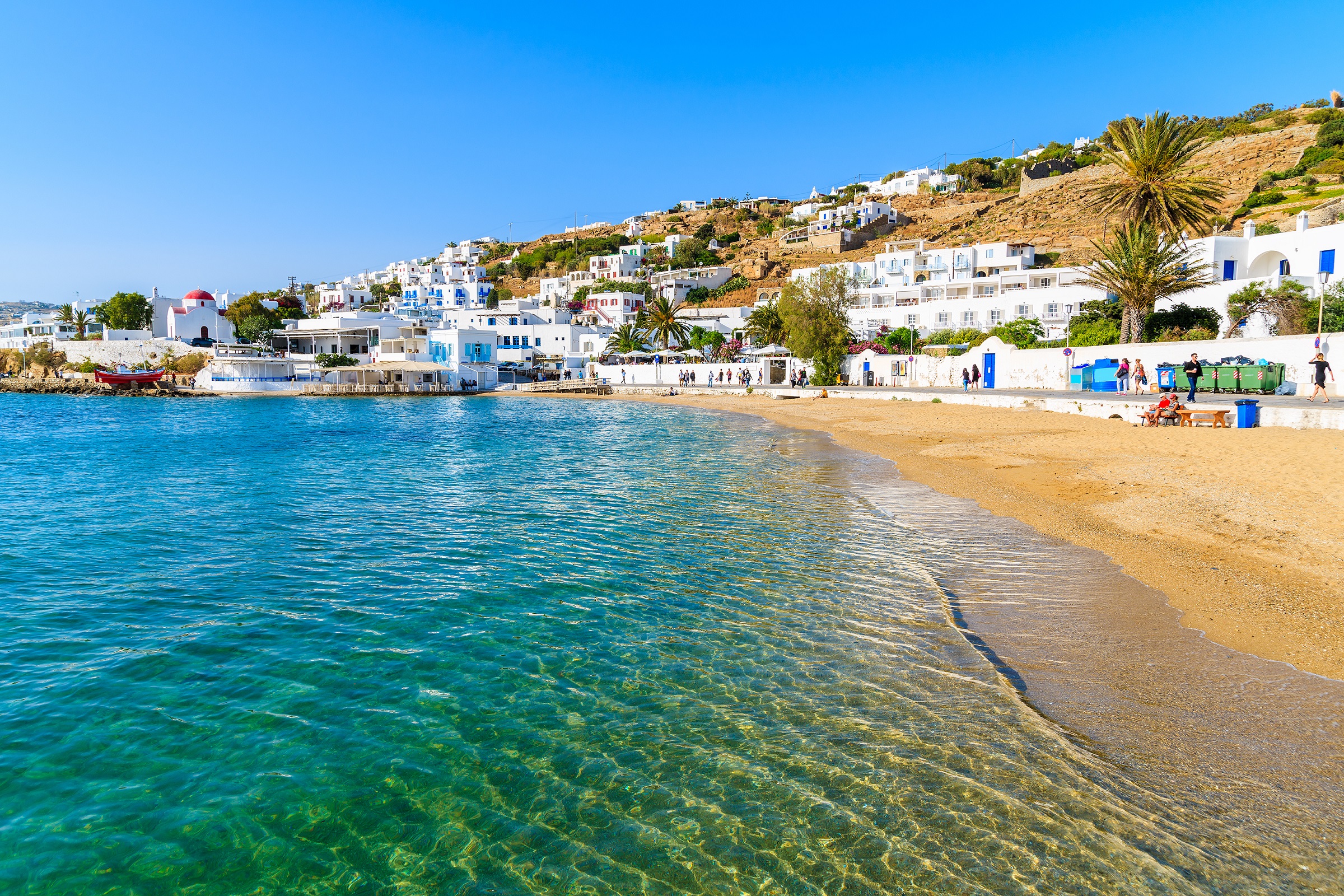 View,Of,Beautiful,Beach,With,Turquoise,Sea,Water,In,Mykonos