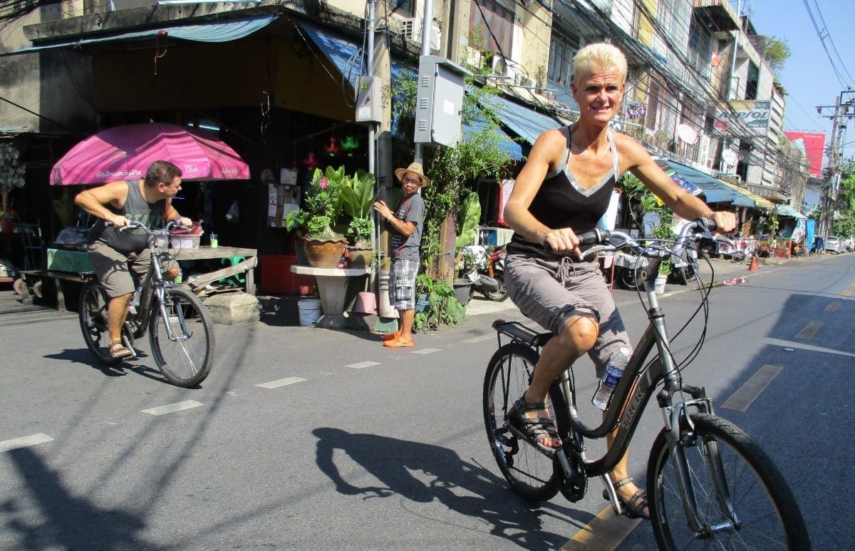 Eftermiddagscykeltur i Bangkoks gader