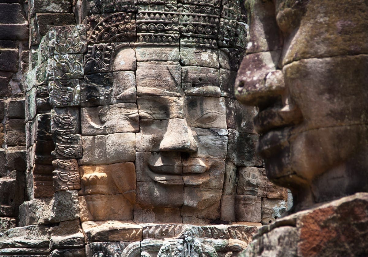 Stenskulpturer og vægmalerier i Angkor Wat
