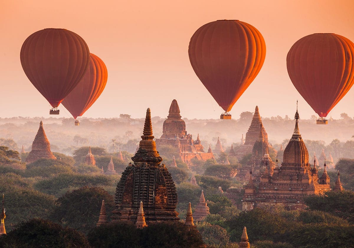 Luftballoner over Bagan