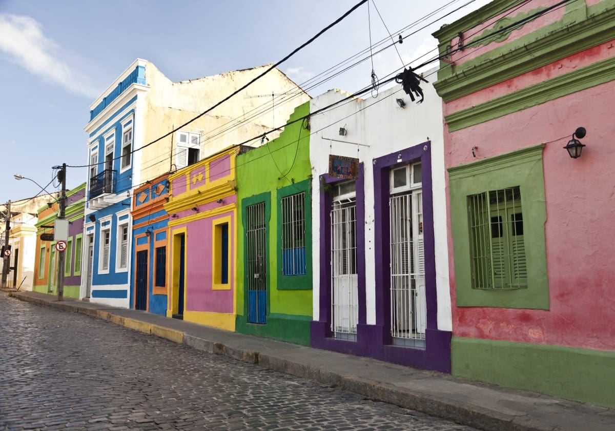 Farvestrålende huse i Olinda