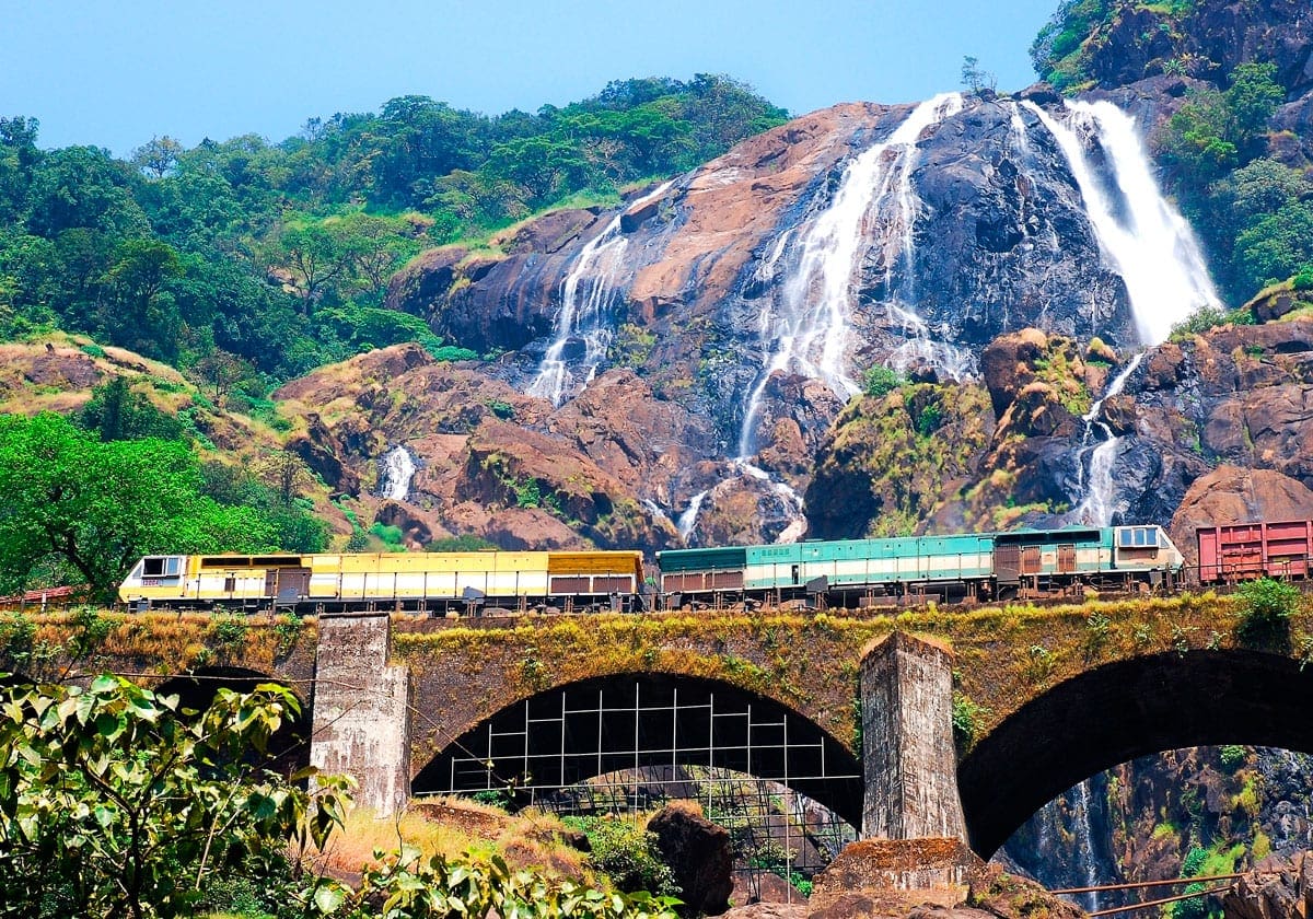 Dudhsagar Waterfalls i Goa