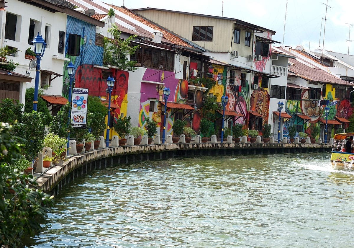 Hyggelige huse ud til vandet i Melaka