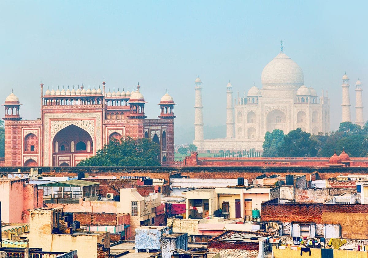 Byen med Taj Mahal og Fatehpur Sikri i baggrunden
