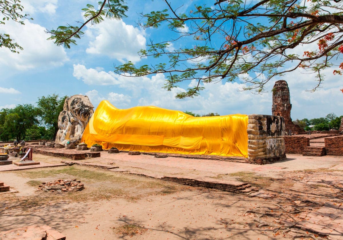 Den liggende Buddha i Wat Lokkayasutha