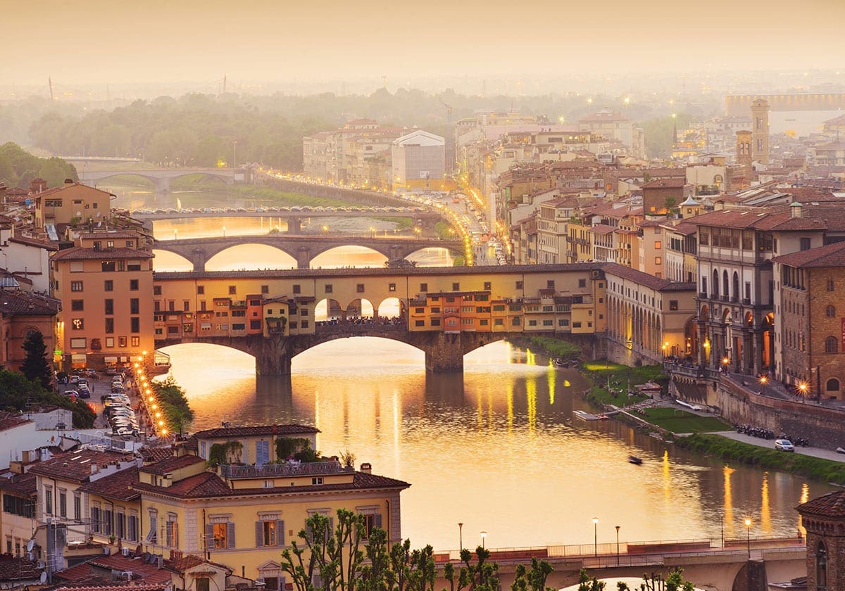 Ponte Vecchio over Arno floden