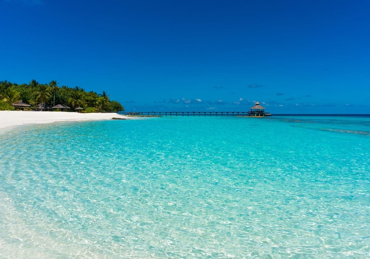 Maldivernes smukke, hvide sandstrande