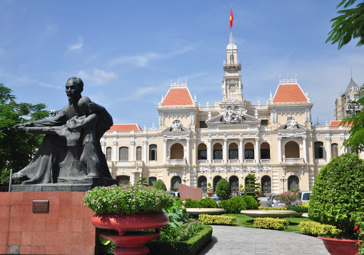 RÃ¥dhuset og Ho Chi Minh-statuen