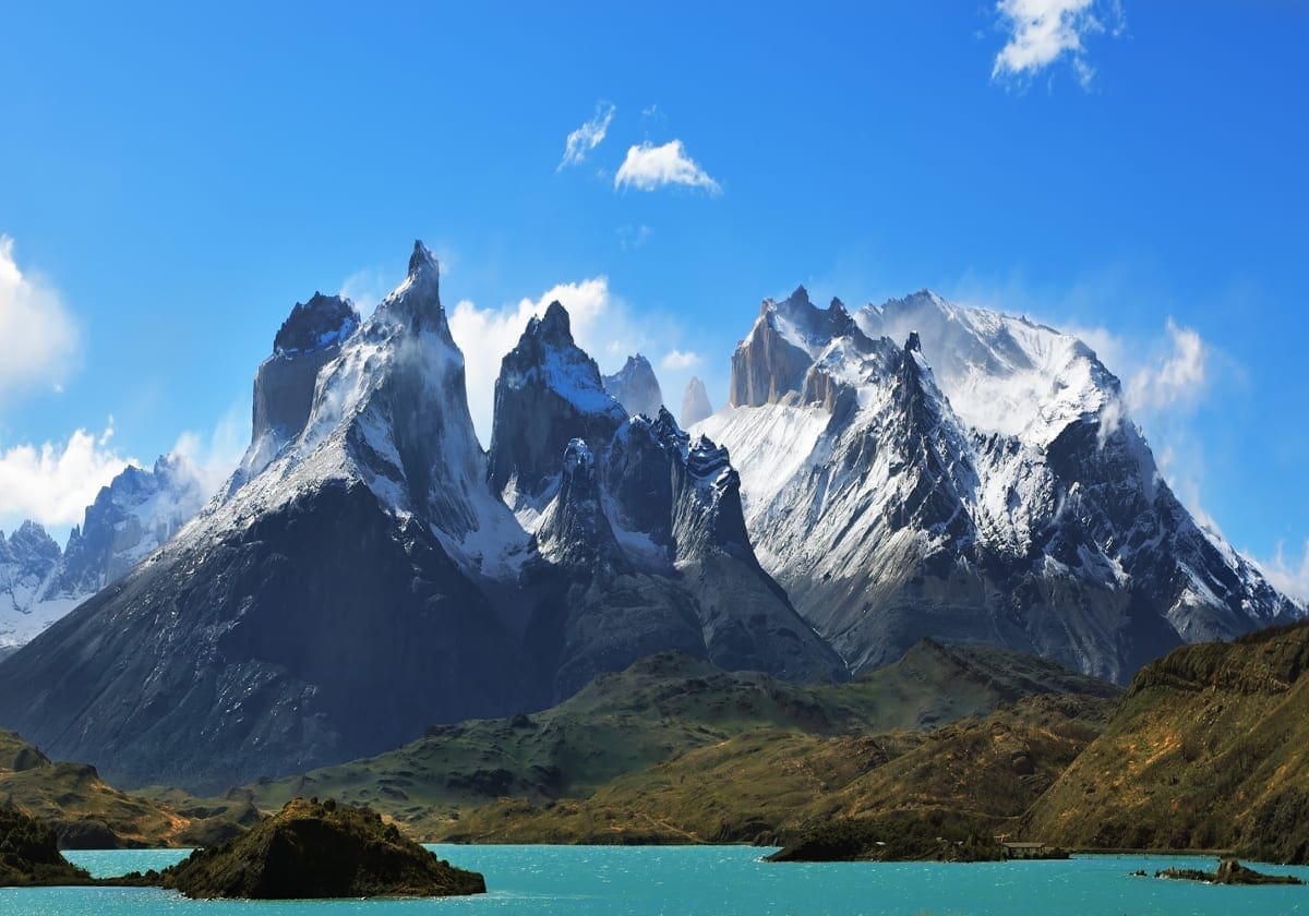 Sneklædte bjerge i Torres del Paine