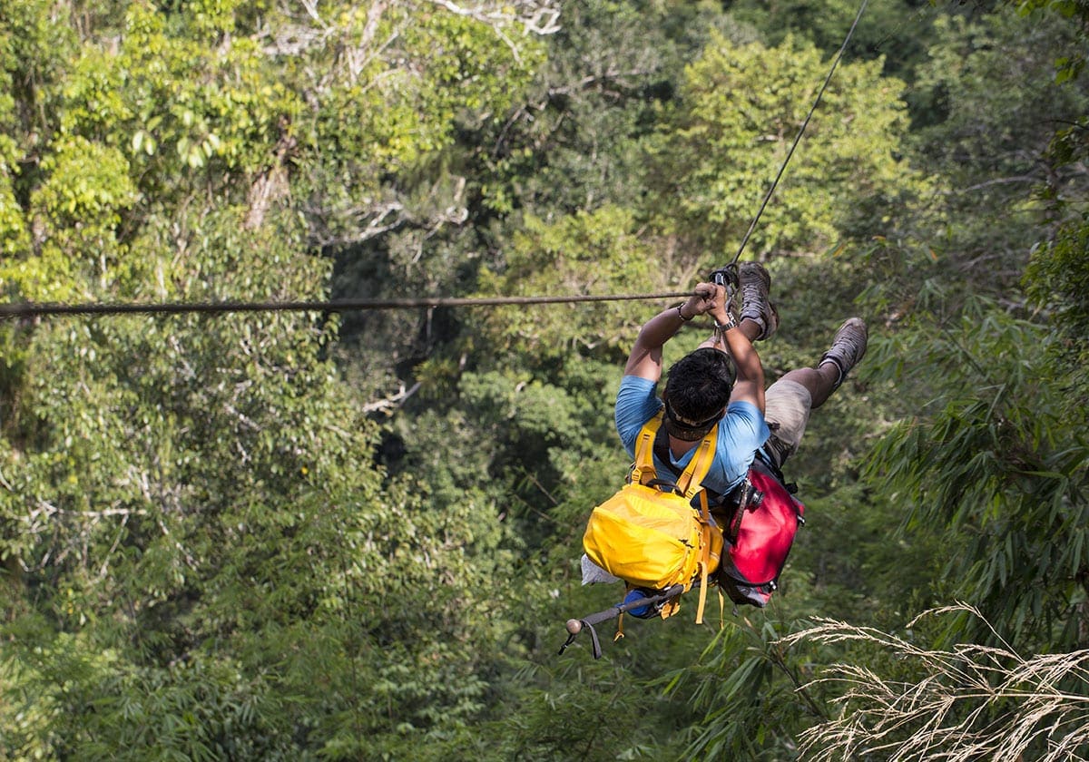 Ziplining over Monteverdes regnskov