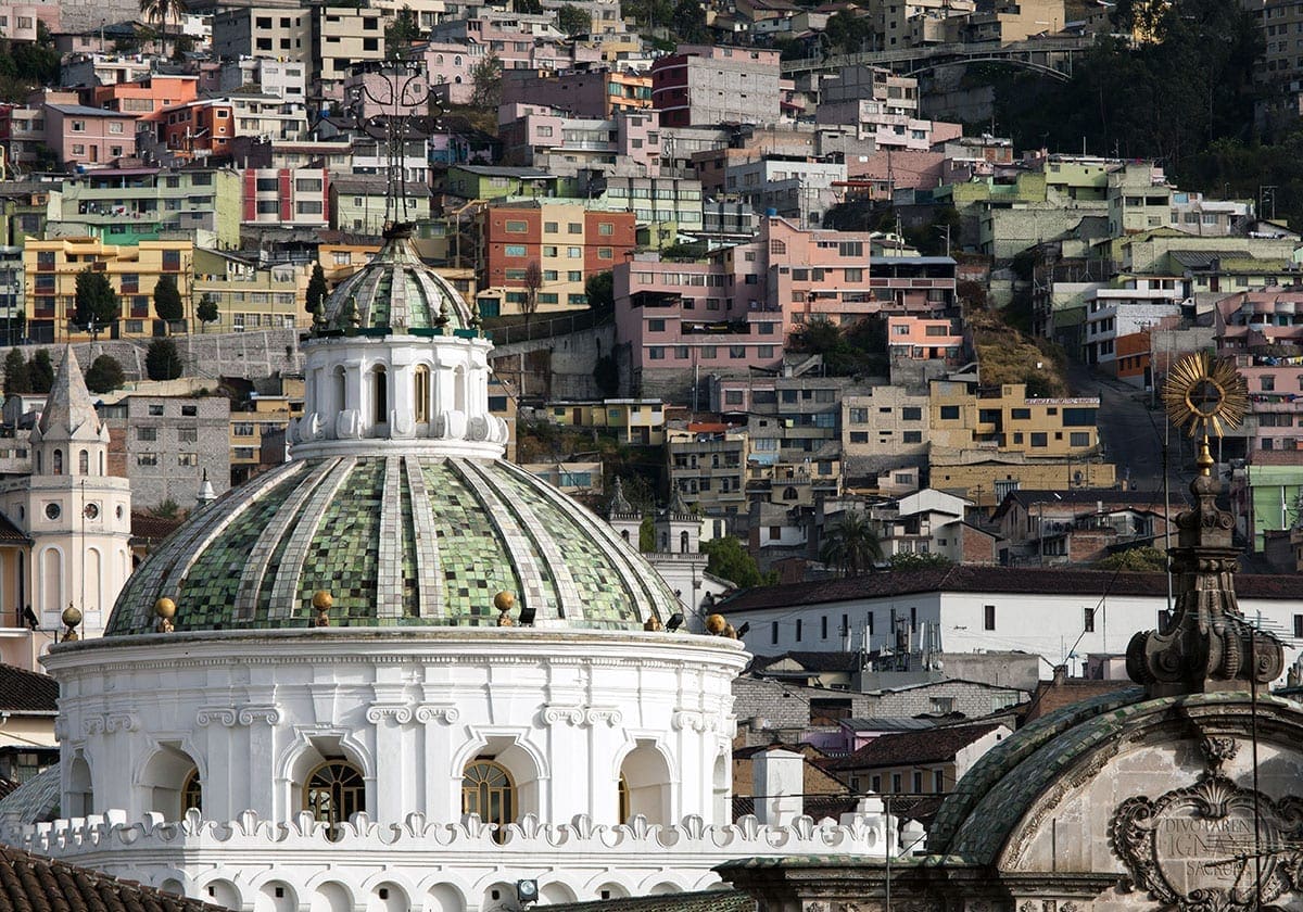 Et kig ud over Quitos tage