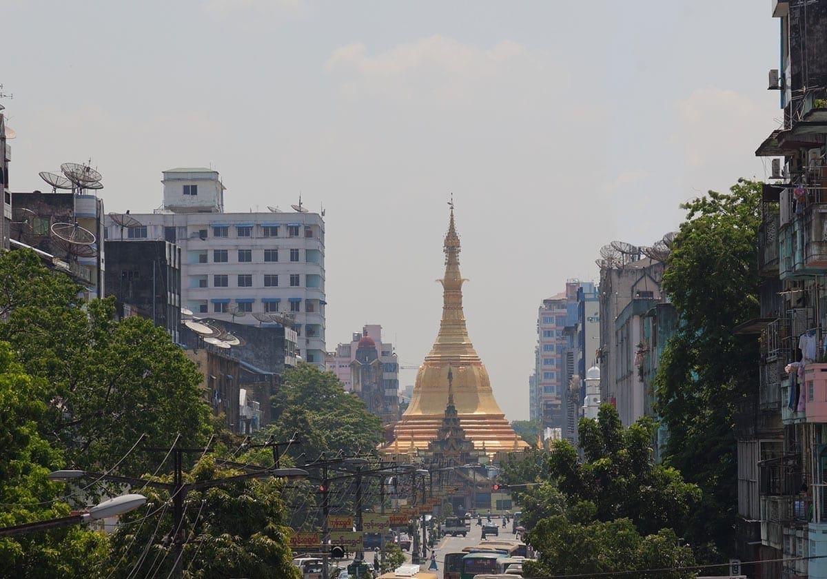 Sule pagoden midt i byen