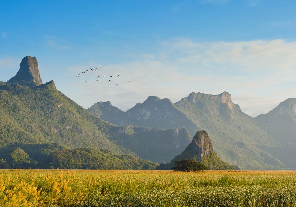 Smukke klippetoppe i Sam Roi Yot Nationalpark