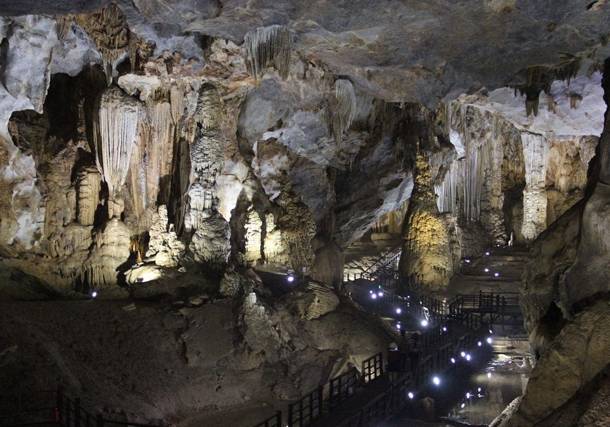 Dong Hoi ligger ikke langt fra Phong Nha Ke-Bang Nationalpark, der byder pÃ¥ mange smukke grotter