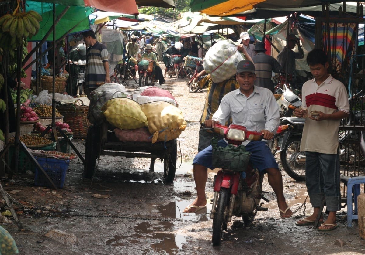 Liv i gaderne i Sihanoukville