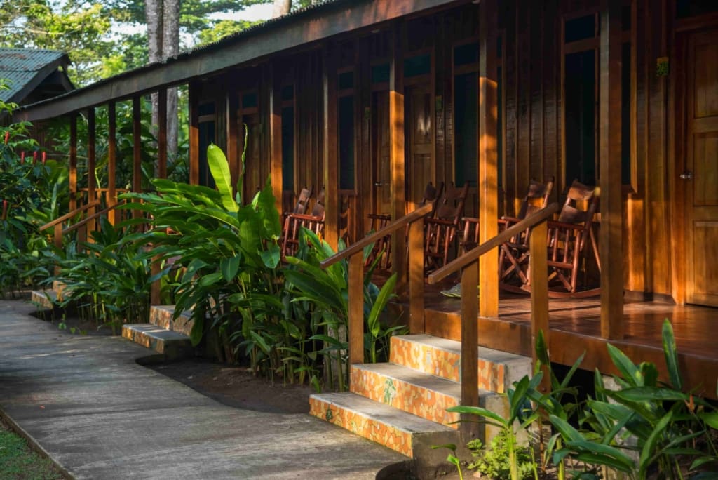 Bo på Laguna Lodge Rejser til Costa Rica - Rejser til Tortugero - Laguna Lodge
