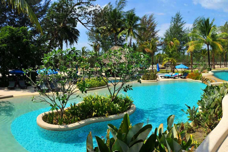 Apsara beachfront resort villa 4. Apsara Beachfront Resort Villa 4 као лак. Панабури Бичфронт Резорт. Panwaburi Beachfront Resort 5 Пхукет. Kalima Resort & Villas Khao Lak 5*.