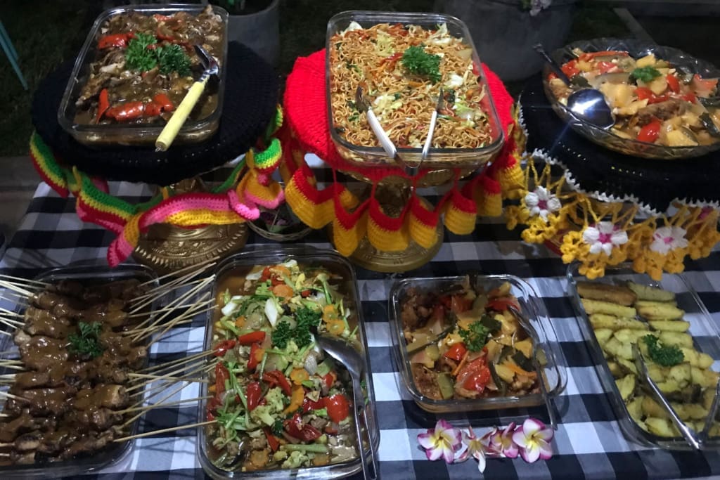 Traditionel hjemmelavet mad Rejser til Bali - Rejser til Abasan