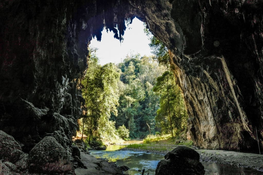Oplevelser i Bali - Oplevelser i Labuan Bajo - Tur til den flotte Batu Cermin grotte