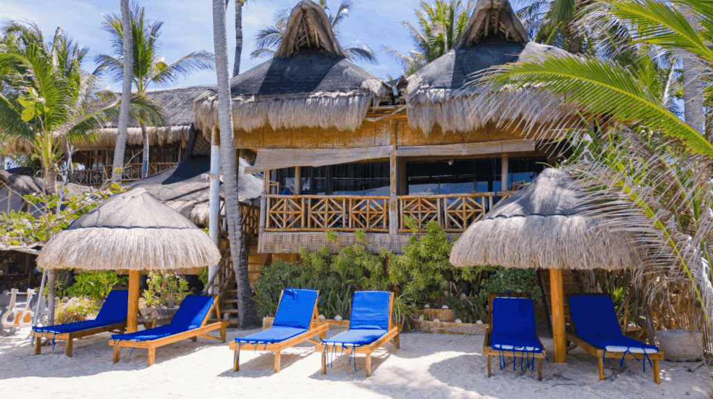 Slap af på stranden Rejser til Filippinerne - Rejser til Bantayan - The Coral Blue Oriental Beach Villas & Beach