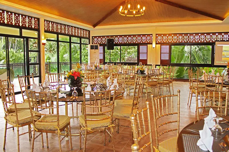 Hotellets restaurant Rejser til Filippinerne - Rejser til Bohol - Loboc River Resort