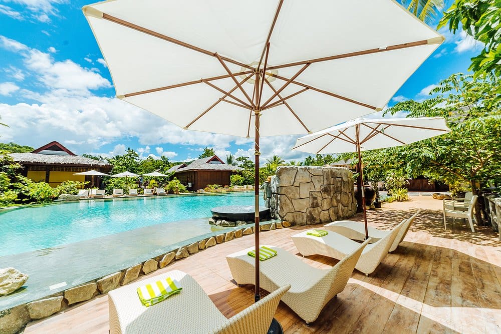 Hotellets pool Rejser til Filippinerne - Rejser til Bohol - Loboc River Resort
