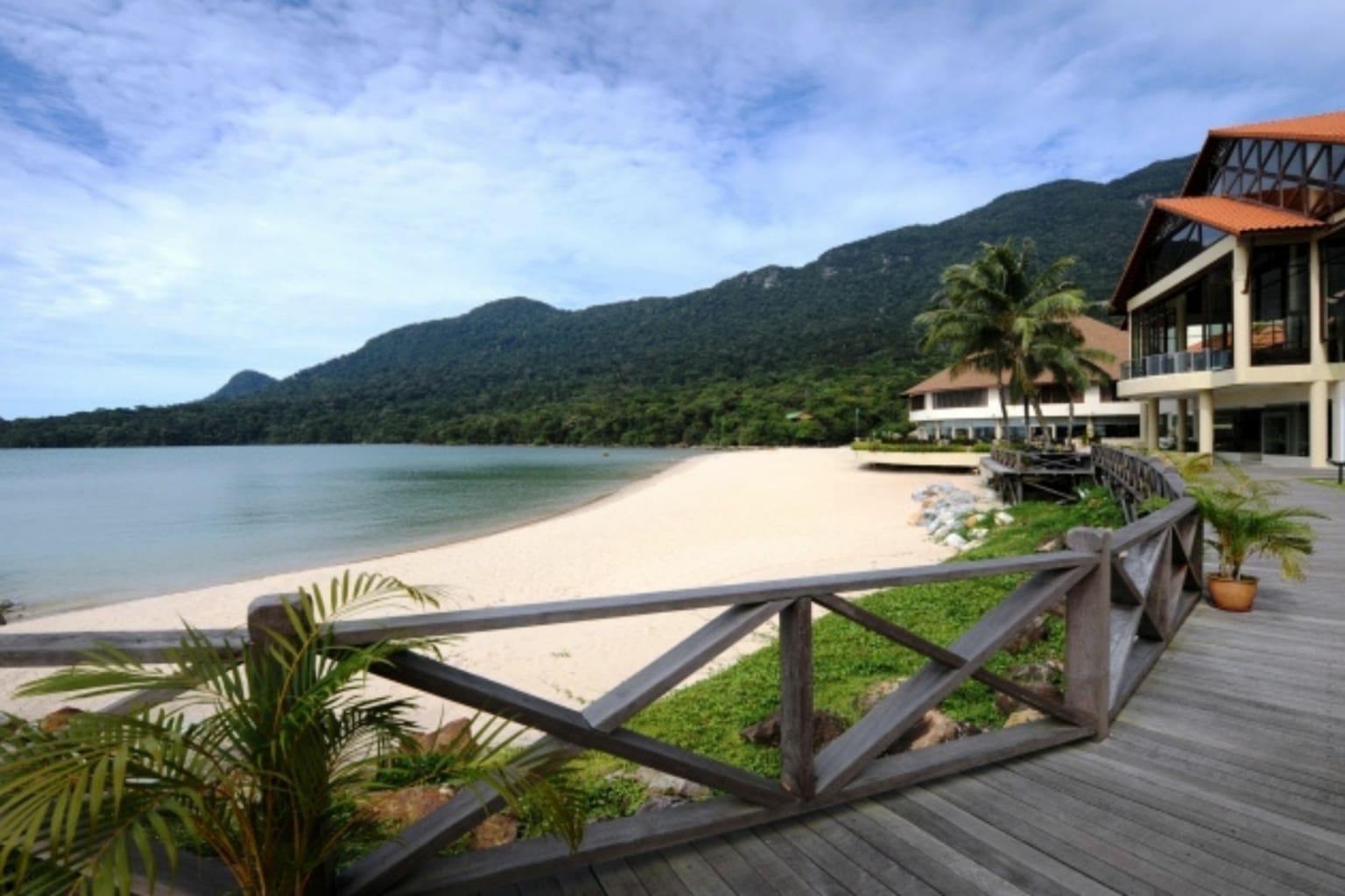 Damai Beach Resort - Homecare24