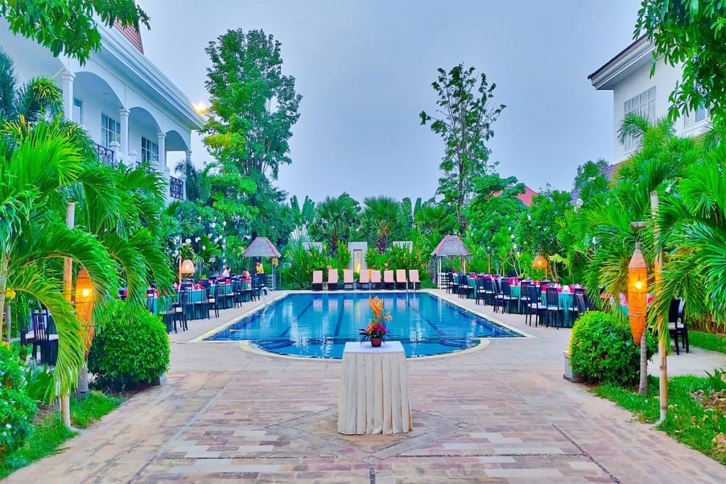 Rejser til Cambodia - Kampong Thom - Glorious Hotel