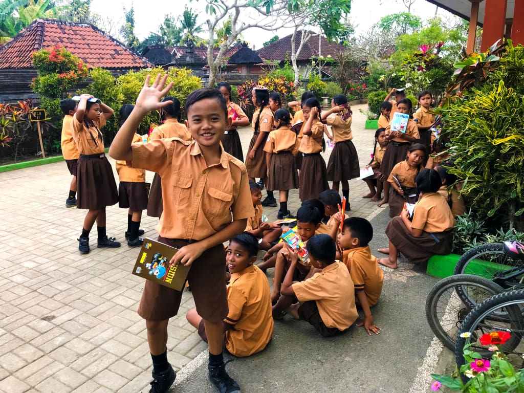 Besøg en skole på Bali - oplevelser på Bali