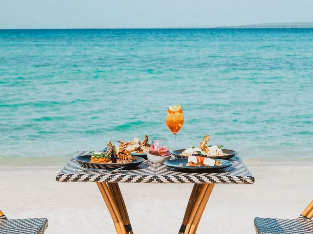 Middag på stranden Rejser til Filippinerne - Rejser til Bantayan - Amihan Beach Cabanas