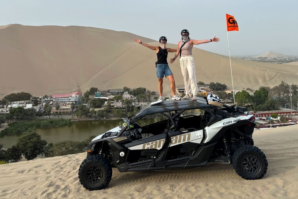 Rejser til Peru - Rejser til Paracas - Sandboarding i Huacachina