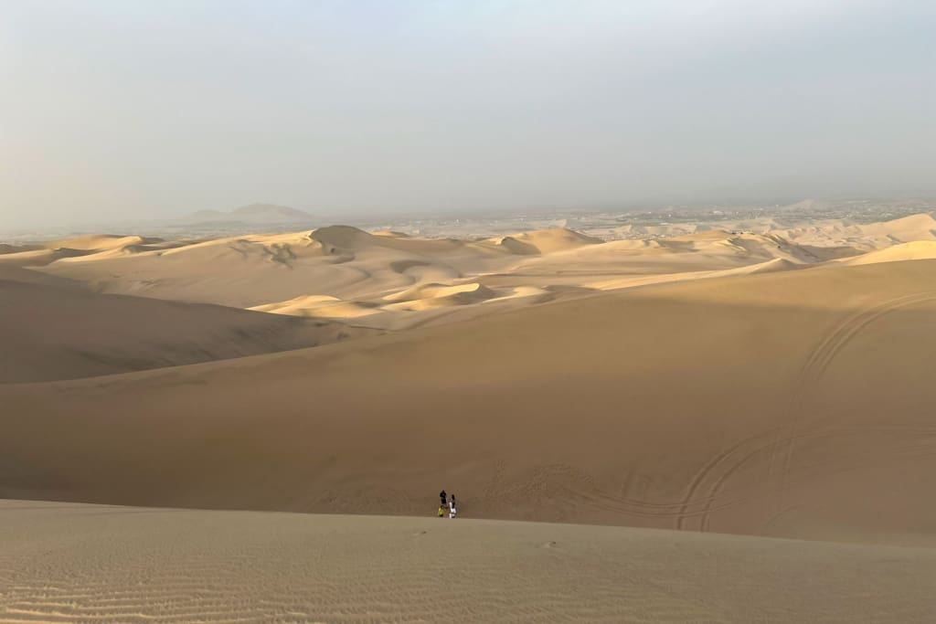 Rejser til Peru - Rejser til Paracas - Sandboarding i Huacachina