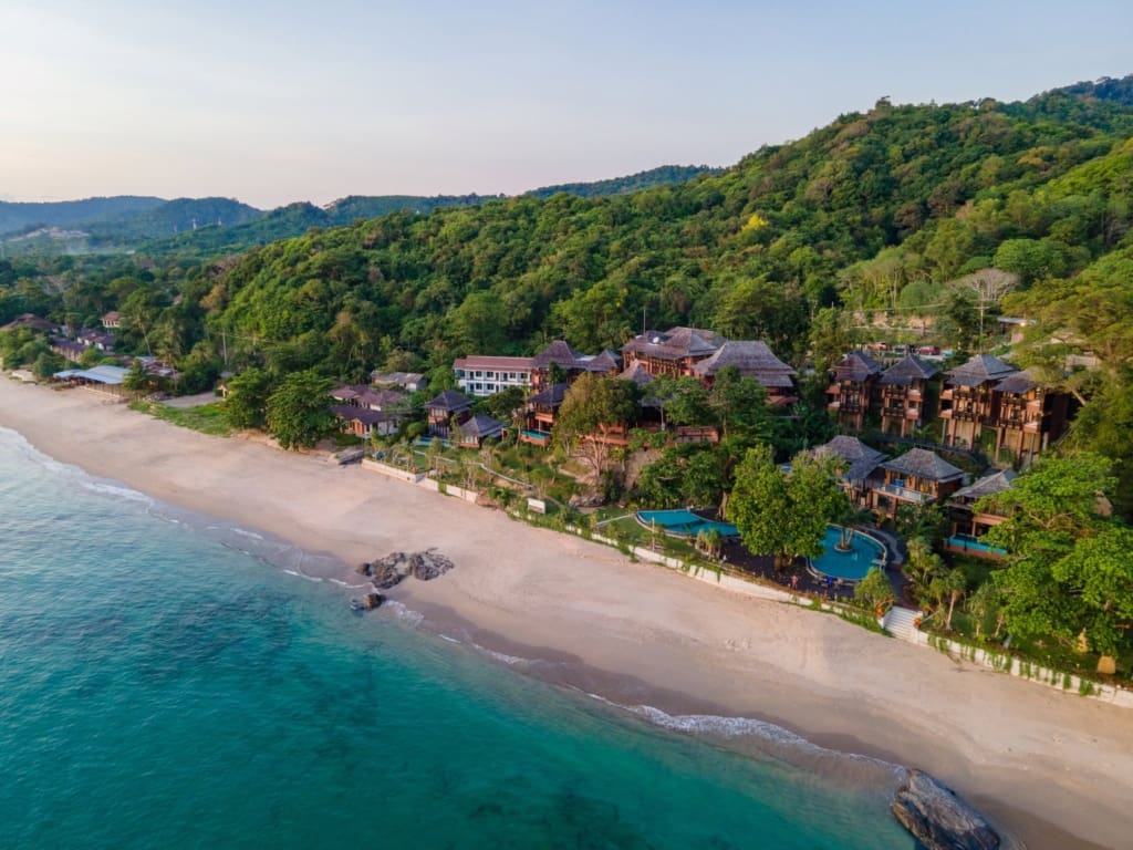 Nirvana Beach Resort & Spa - Hotel på Koh Lanta - Rejser til Thailand