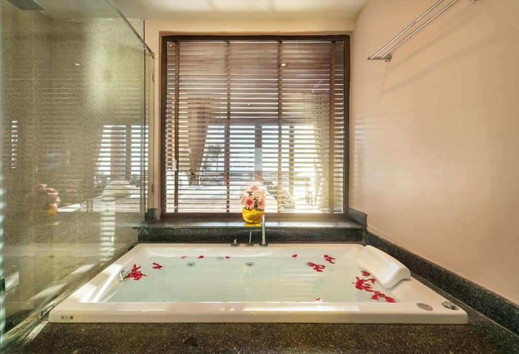 Nirvana Beach Resort & Spa - Hotel på Koh Lanta - Rejser til Thailand