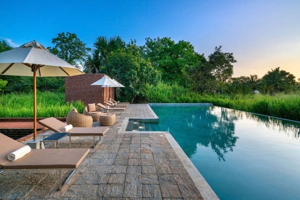 Poolen Rejser til Sri Lanka - Rejser til Habarana - Taru Villas Maia