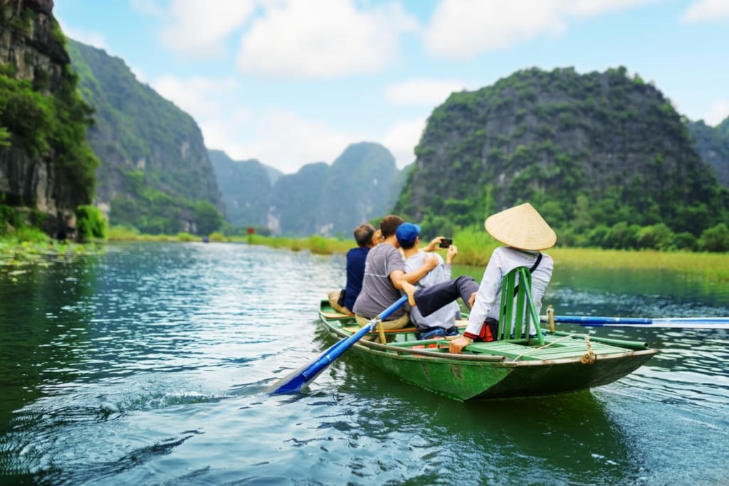 Sampanbåd Rejser til Vietnam - Oplevelser i Ninh Binh - Cykel-, tempel- og bådtur rundt i Ninh Binh